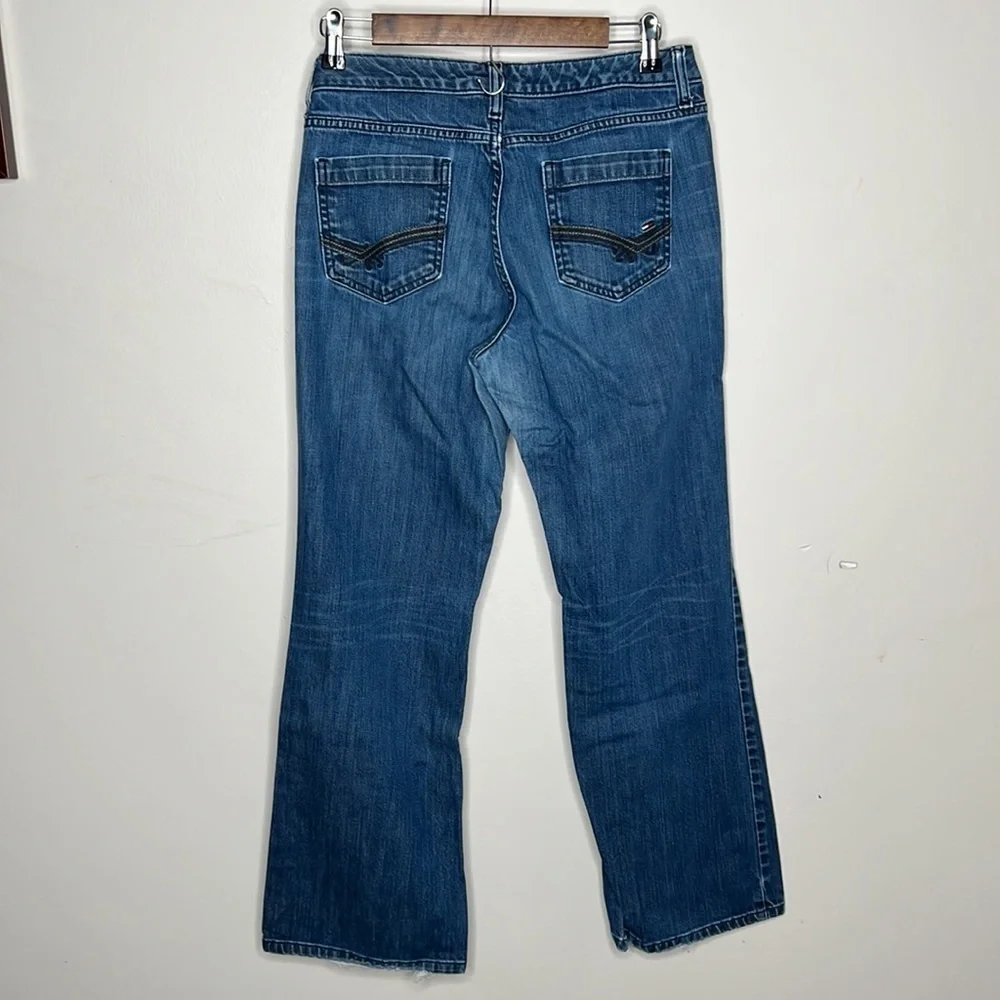 TOMMY HILFIGER STRAIGHT LEG BLUE JEANS SIZE 30
